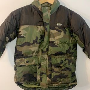 Old Navy Camouflage Puffer jacket Sz 5T